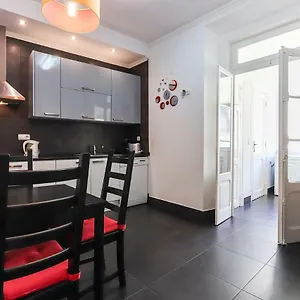lisbon-apartments-in-anjos.hotels-lisbon-portugal.com/